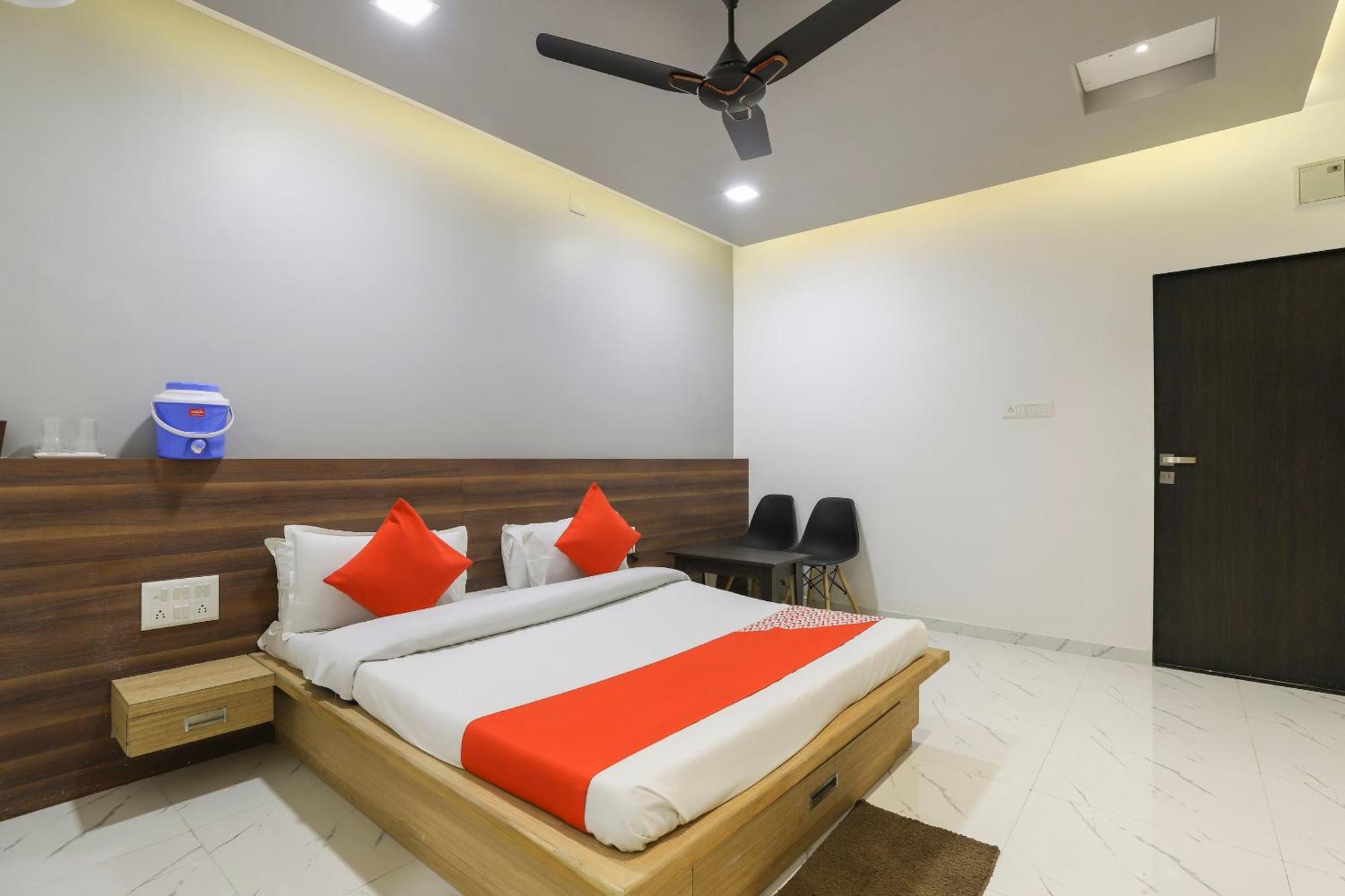 Oyo Kings Hotel Катунаяка Екстер'єр фото