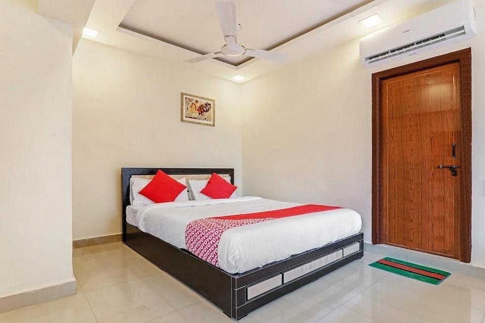 Oyo Kings Hotel Катунаяка Екстер'єр фото